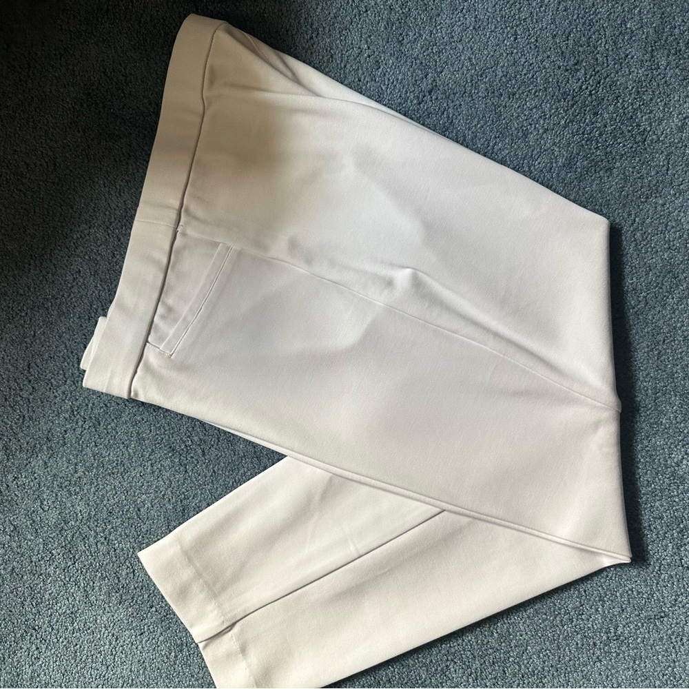 Women’s white capri length slacks